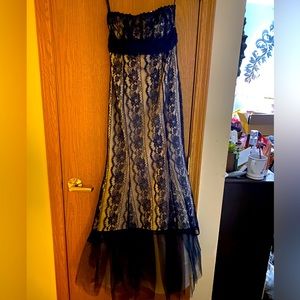Niki Black lace long dress